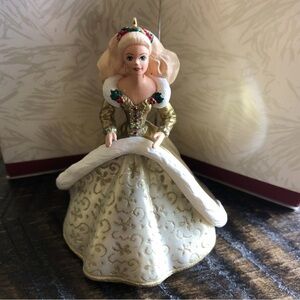 Elegant Gold and White Holiday Figurine